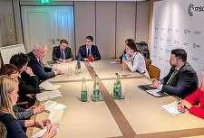 Întâlnire a ”Triunghiului Odesa” - România - Ucraina – Moldova, la Munchen / Declaraţie privind consolidarea rezilienţei în domenii cheie precum securitate energetică, securitate cibernetică / Ţoiu: Vrem să creştem poziţionarea noastră internaţională