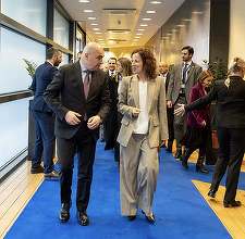 Roxana Mînzatu, după discuţia cu premierul Ilie Bolojan: Îmi doresc ca România să fie un exemplu de bună practică în ceea ce priveşte implementarea proiectelor din Fondul Social European Plus, pentru care există o alocare de 7,2 miliarde de euro