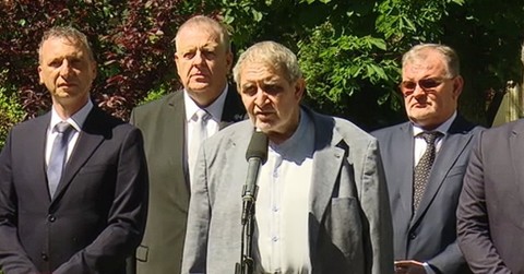 Consultări la Cotroceni - Varujan Pambuccian: Am spus că nu e bine să ne grăbim şi nu e bine să legăm discuţiile de persoane. Să pornim o reconstrucţie a coaliţiei, pe care noi o vedem obligatoriu în jurul nucleului PNL-PSD