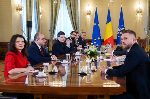 Consultări la Cotroceni - Preşedintele Nicuşor Dan a discutat cu parlamentarii neafiliaţi despre o posibilă asigurare a stabilităţii guvernamentale / Şeful statului a apreciat deschiderea spre dialog şi a subliniat necesitatea unei bune colaborări