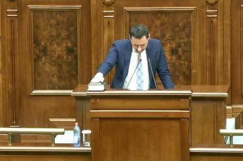 Senatul l-a votat pe Bogdan Alexandru Sticlosu în funcţia de preşedinte al Agenţiei Naţionale de Integritate (ANI), pentru un mandat de 4 ani