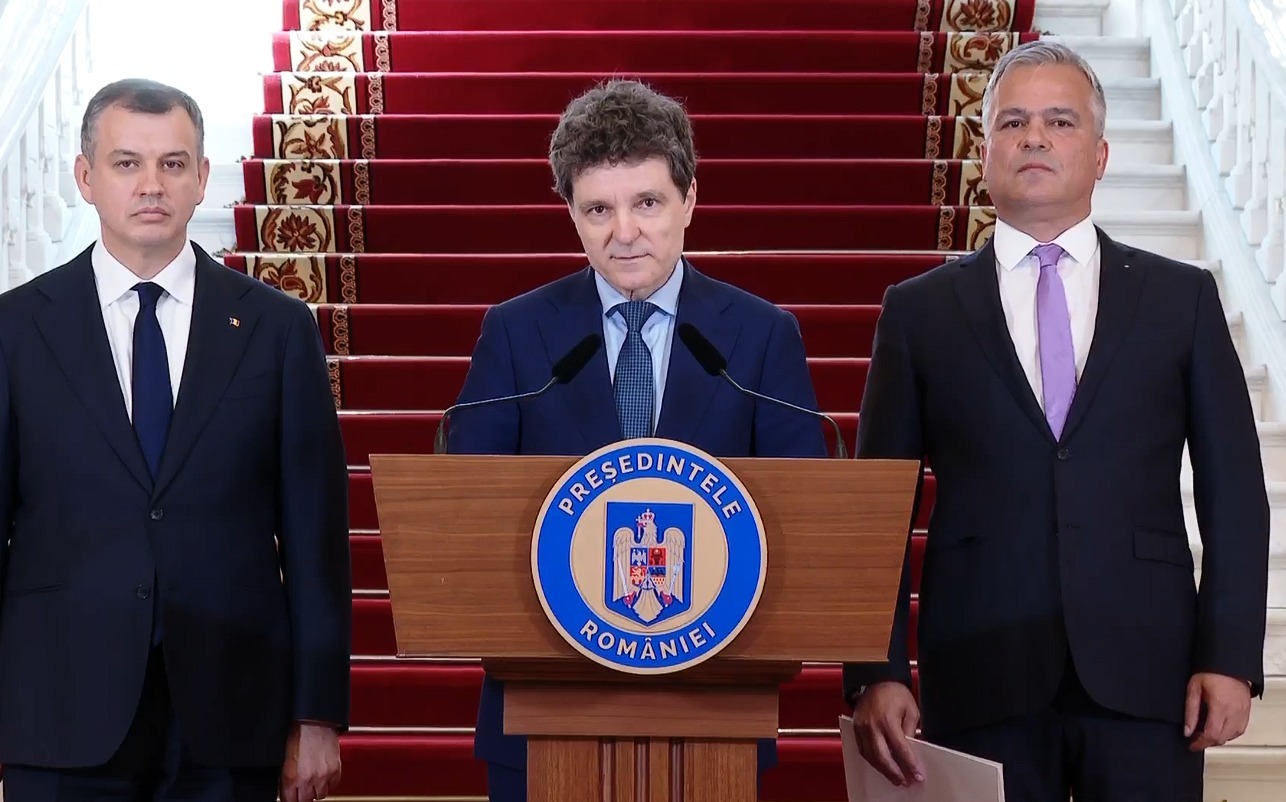 NICUŞOR DAN: EUGEN TOMAC ŞI-A DEPUS MANDATUL. ÎL DESEMNEZ PENTRU POSTUL DE PREMIER PE ADRIAN VEŞTEA / VEŞTEA: ÎMI DORESC UN GUVERN POLITIC