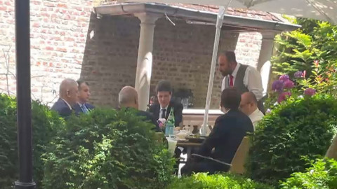 Preşedintele Nicuşor Dan, fotografiat la restaurant cu Rareş Bogdan, Victor Negrescu, Eugen Tomac, şeful SPP şi Valentin Naumescu