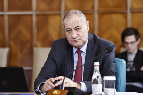 Marian Neacşu: Dacă Veştea a decis să meargă să discute cu colegii de la AUR, este decizia domniei sale şi eu o respect. Cred că este şi corect / Trebuie să avem un guvern cu o susţinere parlamentară reală, altcumva nu va putea funcţiona