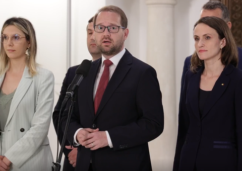 Domnic Fritz, despre solicitarea şefului statului ca partidele să înceapă negocierile pentru un guvern minoritar: Sunt în contact cu Ilie Bolojan şi Kelemen Hunor. Vom sta de vorbă în trei, într-un prim pas, pentru a defini posibili paşi
