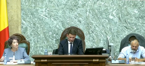 Proiectul de lege privind examenul paralel la liceu, retrimis la comisia de învăţământ / Prevedea amânarea cu 4 ani a examenului, iar în plen a fost votat un amendament USR care îl anula în totalitate