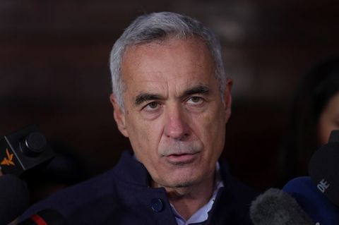 Universitatea Politehnica Bucureşti confirmă cercetarea lui Călin Georgescu de către Comisia de Etică Universitară. Comisia nu poate adopta o hotărâre finală pentru că Georgescu s-a suspendat din funcţie
