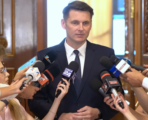 Abrudean: N-au fost discutate rapoartele de activitate ale serviciilor de ceva vreme. Cred că ar fi momentul să trecem la discutarea lor / Este nevoie, pentru sănătatea democraţiei, ca mandatele şefilor serviciilor să fie limitate în timp