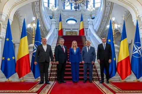 Grupul parlamentar PACE-Întâi România anunţă că nu susţine un guvern Siegfried Mureşan şi cere PNL şi USR să îl retragă: Ar fi o guvernare anti-naţională, anti-românească şi care ar pune cruce suveranităţii României