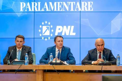 Mircea Abrudean, după întâlnirile premierului desemnat Siegfried Mureşan cu PNL şi USR: Au fost discuţii foarte bune / În actualul context de securitate, România nu îşi mai permite prelungirea crizei politice