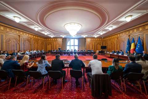 Siegfried Mureşan, după ce s-a întâlnit cu parlamentarii USR: Putem fi mândri de planul de reforme pe care l-am inclus în programul de guvernare / Urmează discuţia cu UDMR
