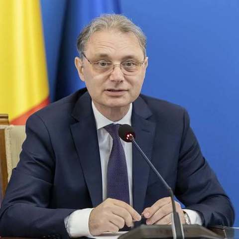 Luca Niculescu: Lucrăm intens la definitivarea programului de guvernare. Ne propunem să identificăm soluţii pentru creşterea veniturilor, cu prioritate pentru pensionarii cu pensii mici / Vom relua discuţiile pentru adoptarea noii legi a salarizării