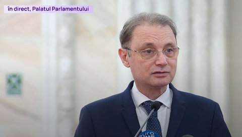 Luca Niculescu: Toate opţiunile rămân în picioare: Guvern politic, hibrid sau tehnocrat / Sunt optimist că vom ajunge la un rezultat bun / Pentru un guvern tehnocrat, am o listă de miniştri pe care o putem prezenta chiar mâine
