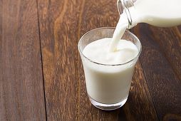 Producţia internă de lapte a crescut cu 5,6% în ianuarie, dar nu ţine pasul cu importurile