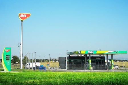 Benzinăriile intră în concurenţă cu supermarketurile. MOL România mizează pe creşterea vânzărilor non-fuel în benzinării şi extinde sistemul "Fresh corner"