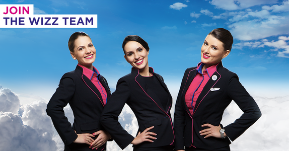 Wizz Air angajează stewardese şi stewarzi în Bucureşti; interviurile sunt programate pe 30 august şi pe 20 septembrie 