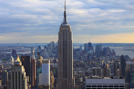 Qatarul a cumpărat o participaţie de 10% la compania care deţine Empire State Building