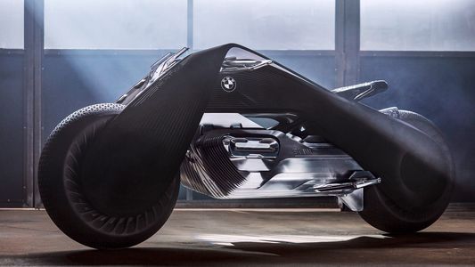 BMW a lansat un concept de motocicletă atât de inteligent încât utilizatorul nu are nevoie de cască - VIDEO