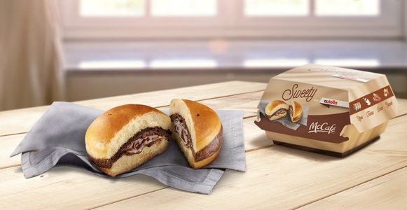 McDonald's a lansat burgerul cu Nutella în Italia