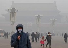 Peste 1.200 de fabrici din Beijing îşi vor opri producţia din cauza poluării