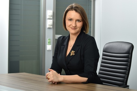 O româncă, numită la conducerea companiei de consultanţă imobiliară JLL în România 