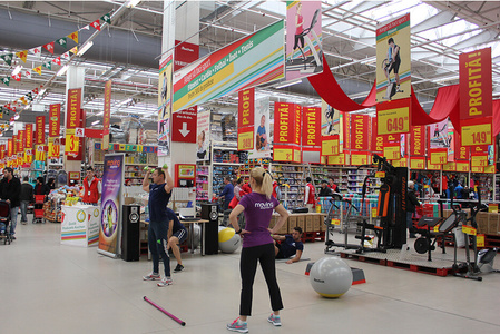 Auchan a înregistrat anul trecut venituri de 52,8 miliarde euro, în creştere cu 0,7%