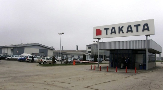 EXCLUSIV: Oficialii Takata anunţă că vor angaja alţi 400 de oameni în fabricile din România şi că vor continua investiţiile la Arad