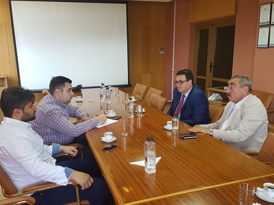 Ministrul Transporturilor, la discuţii cu autorităţile din Hunedoara, după o vizită inopinată pe Autostrada A1