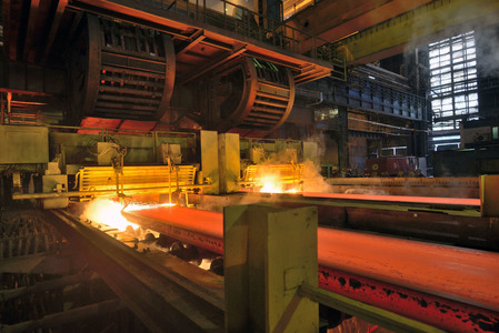 Investiţie de zece milioane de euro la Combinatul ArcelorMittal din Galaţi pentru modernizarea unei maşini din cadrul Oţelăriei