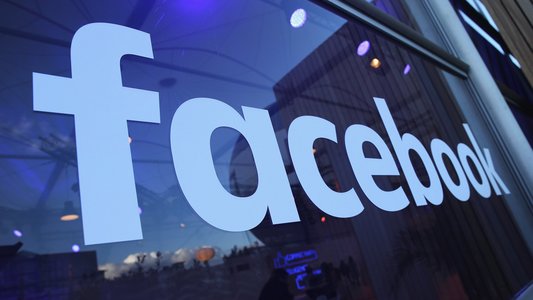 Facebook a colectat istoricul convorbirilor şi al mesajelor de pe telefoanele cu Android ani la rând