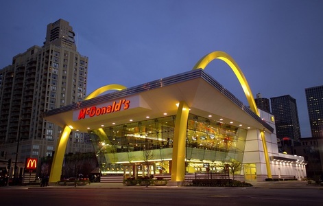 McDonald's a inaugurat un restaurant în Chicago care seamănă mai mult cu un magazin Apple decât cu un fast-food