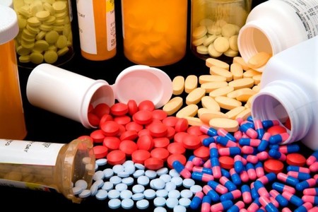 Statele Unite aduc primele acuzaţii penale împotriva unui distribuitor major de medicamente, din cauza răspândirii opioidelor