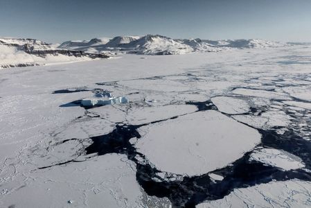 Cercetătorii avertizează: Fără măsuri concrete împotriva încălzirii globale, temperaturile din zona arctică vor creşte cu până la 10°C în următorii 100 de ani 