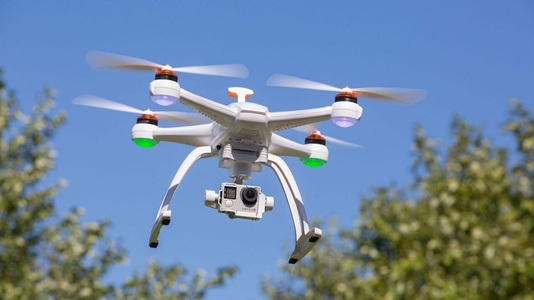 Administraţia Federală pentru Aviaţie din SUA propune urmărirea de la distanţă a majorităţii dronelor din spaţiul aerian al ţării