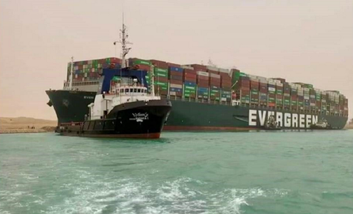 Nava comercială eşuată în Canalul Suez, deblocată după aproximativ o săptămână

