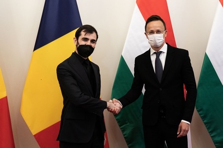 Năsui anunţă semnarea a trei acorduri româno-ungare privind operaţionalizarea comisiei privind dezvoltarea relaţiilor economice, înfiinţarea Camerei de comerţ România-Ungaria, realizarea unei conexiuni pentru deplasarea mai rapidă între cele două ţări