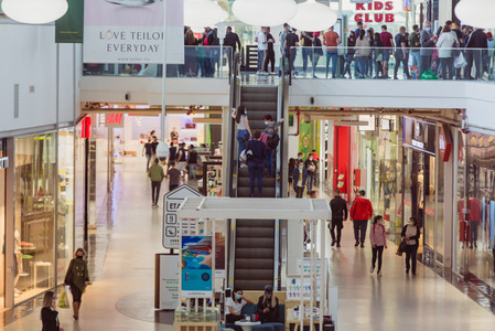 Grupul francez Catinvest, care investeşte 58,5 milioane de euro pentru extinderea Electroputere Parc, aduce în mallul din Craiova magazinul Hervis
