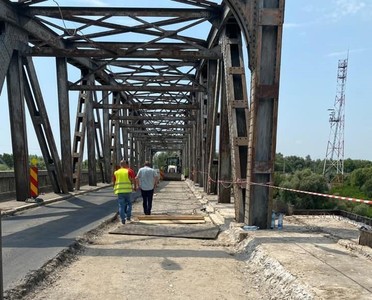 Cătălin Drulă: Reabilităm podurile de peste Prut şi construim unul nou