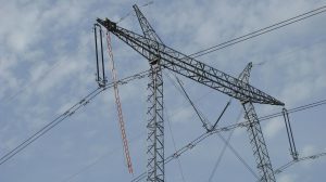 Transelectrica începe construcţia liniei electrice aeriene de 400 kV Gutinaş-Smârdan, lungă de 140 de km, printr-o investiţie de aproximativ 248 de milioane de lei