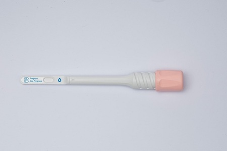 Startupul israelian Salignostics a lansat primul test de sarcină bazat pe salivă din lume