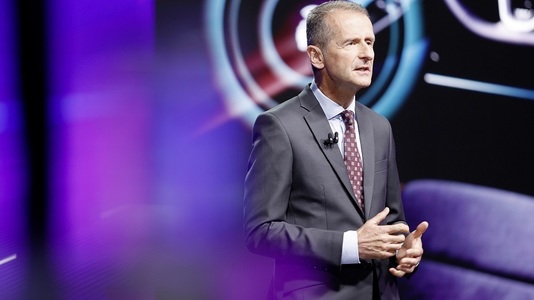 Volkswagen anunţă că directorul general al grupului Herbert Diess îşi păstrează funcţia, cu un rol uşor diminuat, punând capăt incertitudinilor din ultimele săptămâni