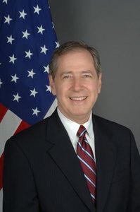 Fostul ambasador SUA Mark Gitenstein s-a retras din funcţiile deţinute în cadrul Comitetului Reprezentanţilor Fondului Proprietatea şi din toate Comitetele Consultative ale fondului