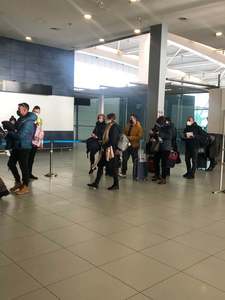 Autorităţile aşteaptă miercuri peste 17.000 de pasageri pe Aeroportul Henri Coandă / Aglomeraţie preconizată între orele 13.00 - 16.00, când aterizează 27 de aeronave 