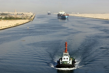 Un proiect de extindere a Canalului Suez ar urma să fie finalizat în iulie 2023