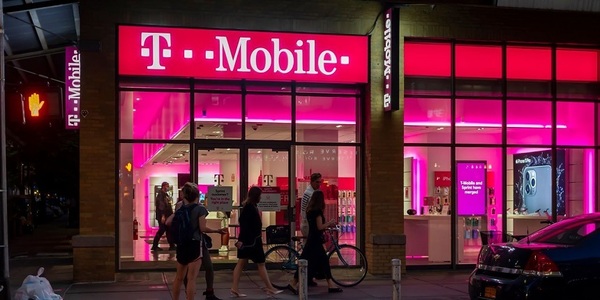 Operatorul de telecomunicaţii T-Mobile US îi va concedia pe angajaţii din birourile sale americane care nu vor fi vaccinaţi până pe 2 aprilie