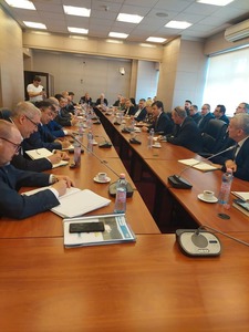 Florin Spătaru, întâlnire cu directorii din industria de apărare: Banii alocaţi anul acesta de la bugetul de stat, o sumă record, trebuie investiţi, nu cheltuiţi. Gata cu strategiile doar pe hârtie! 