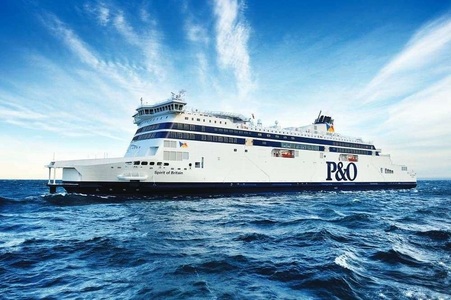 Operatorul britanic de feriboturi P&O Ferries a concediat 800 de angajaţi şi a suspendat navigaţia cu efect imediat