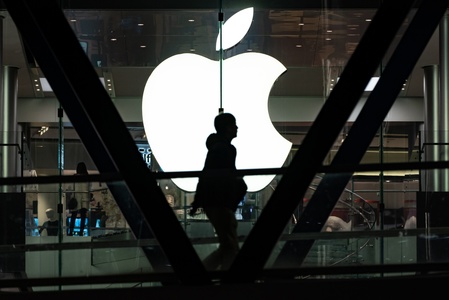 Dezvoltatorii francezi de aplicaţii au dat Apple în judecată