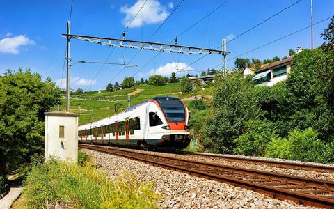 Grindeanu: Începe o nouă licitaţie pentru încă 20 trenuri electrice de lung parcurs / Investiţie de 180 de milioane de euro 