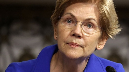 Senatoarea democrată Elizabeth Warren este foarte îngrijorată că Rezerva Federală va împinge economia SUA în recesiune
